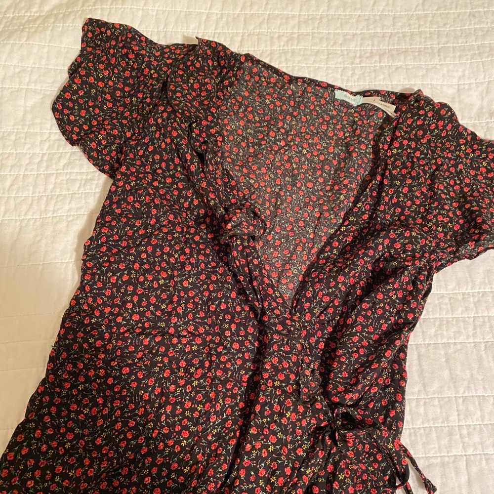 URBAN OUTFITTERS WRAP DRESS